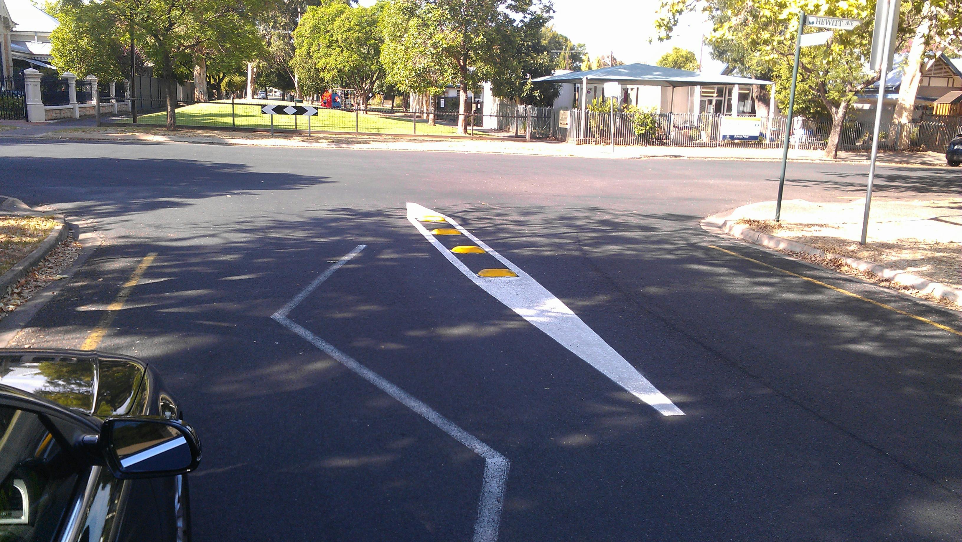 Pavement Bar Median(s)