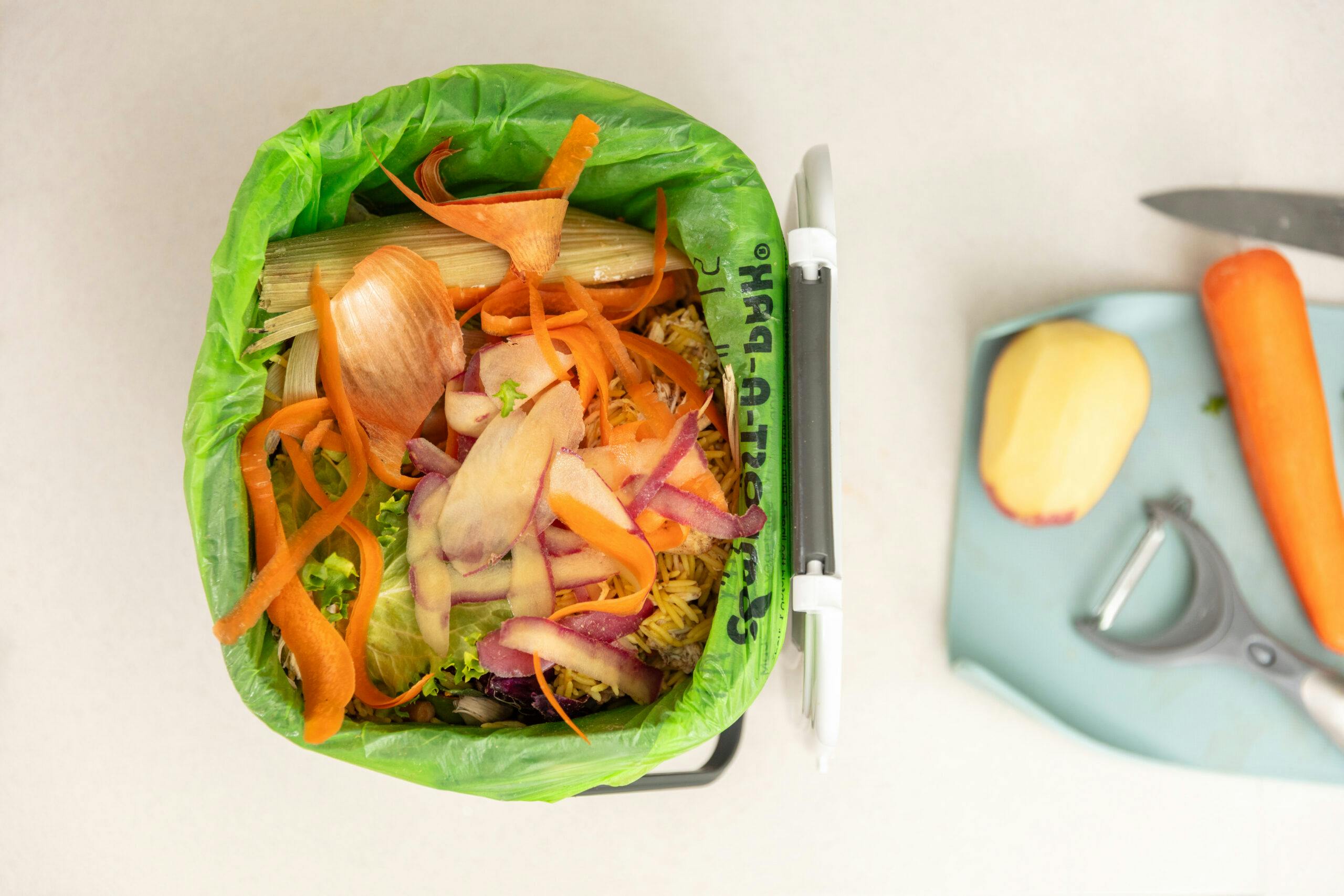 Example of a FOGO Kitchen caddy (Photo supplied: NSW EPA).