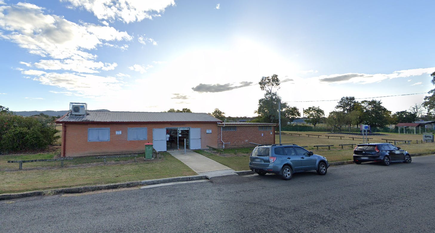 A picture of 37 Stephen St, Cessnock from the street with the shining sky above