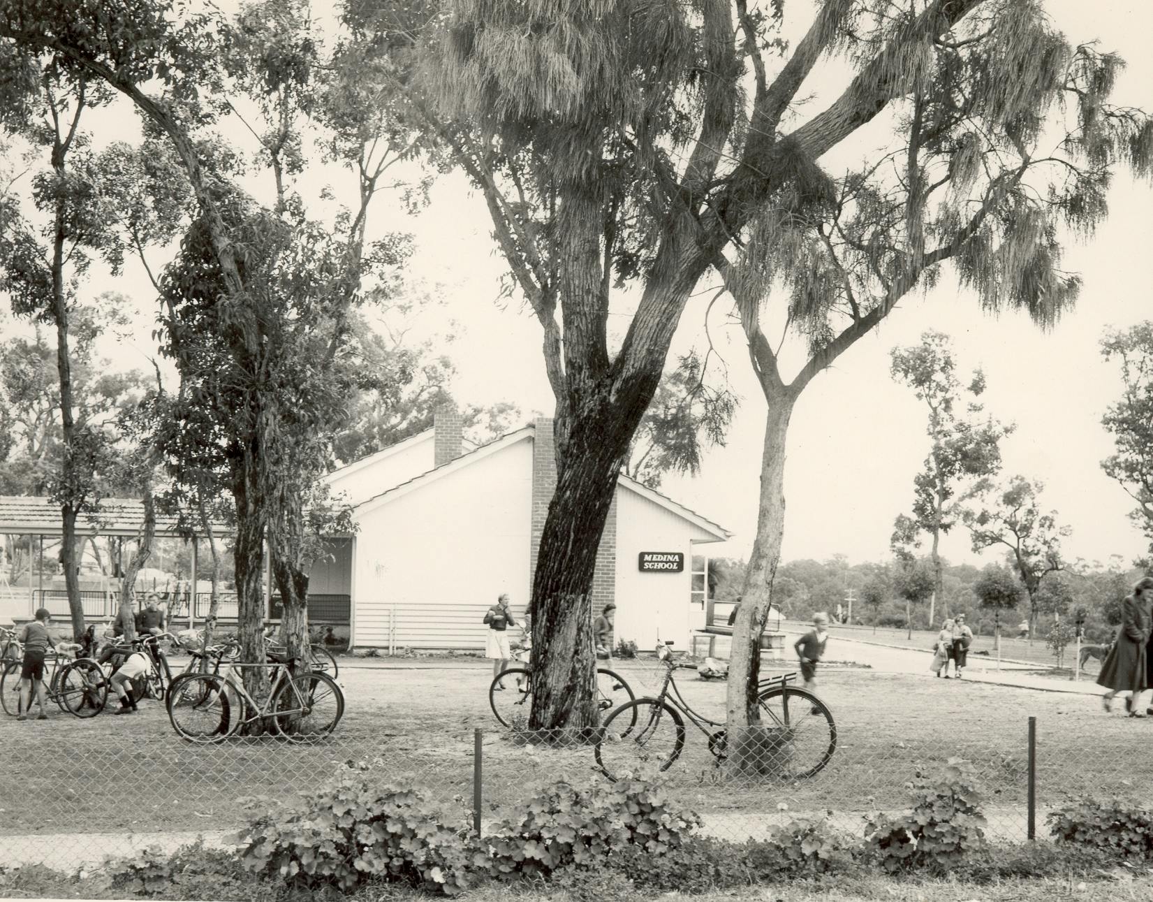 1 Medina Primary School  ca 1955 (2).jpg