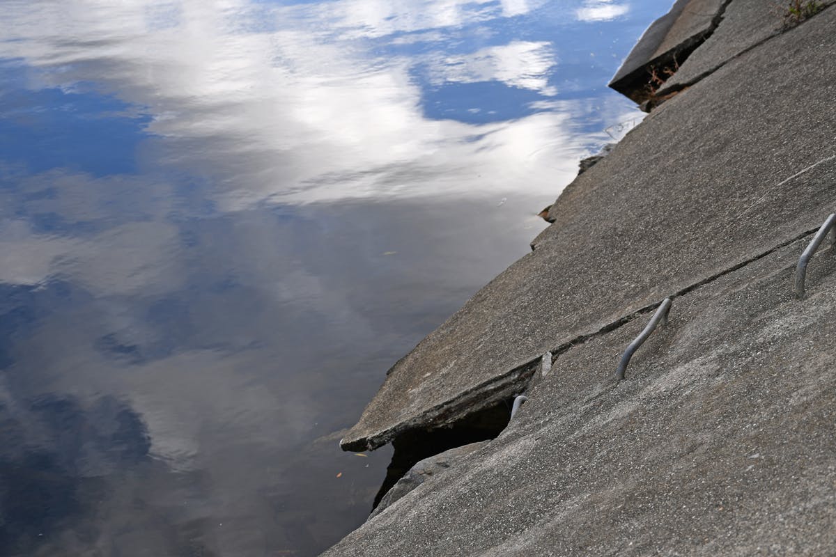 New-Town-Rivulet-Outlet-Crumbling-concrete-embankment-DSC_4284.jpg