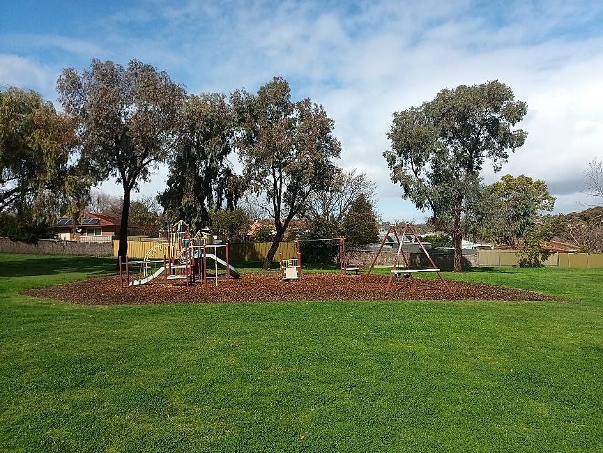Cobbler Creek West Samuel Court playground.jpg