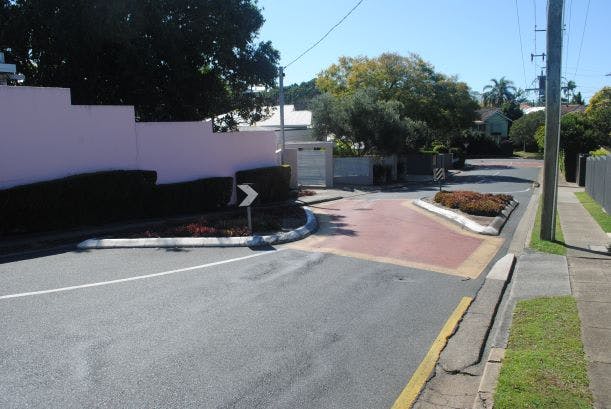 Option 7: Removal of chicanes from Hipwood Road