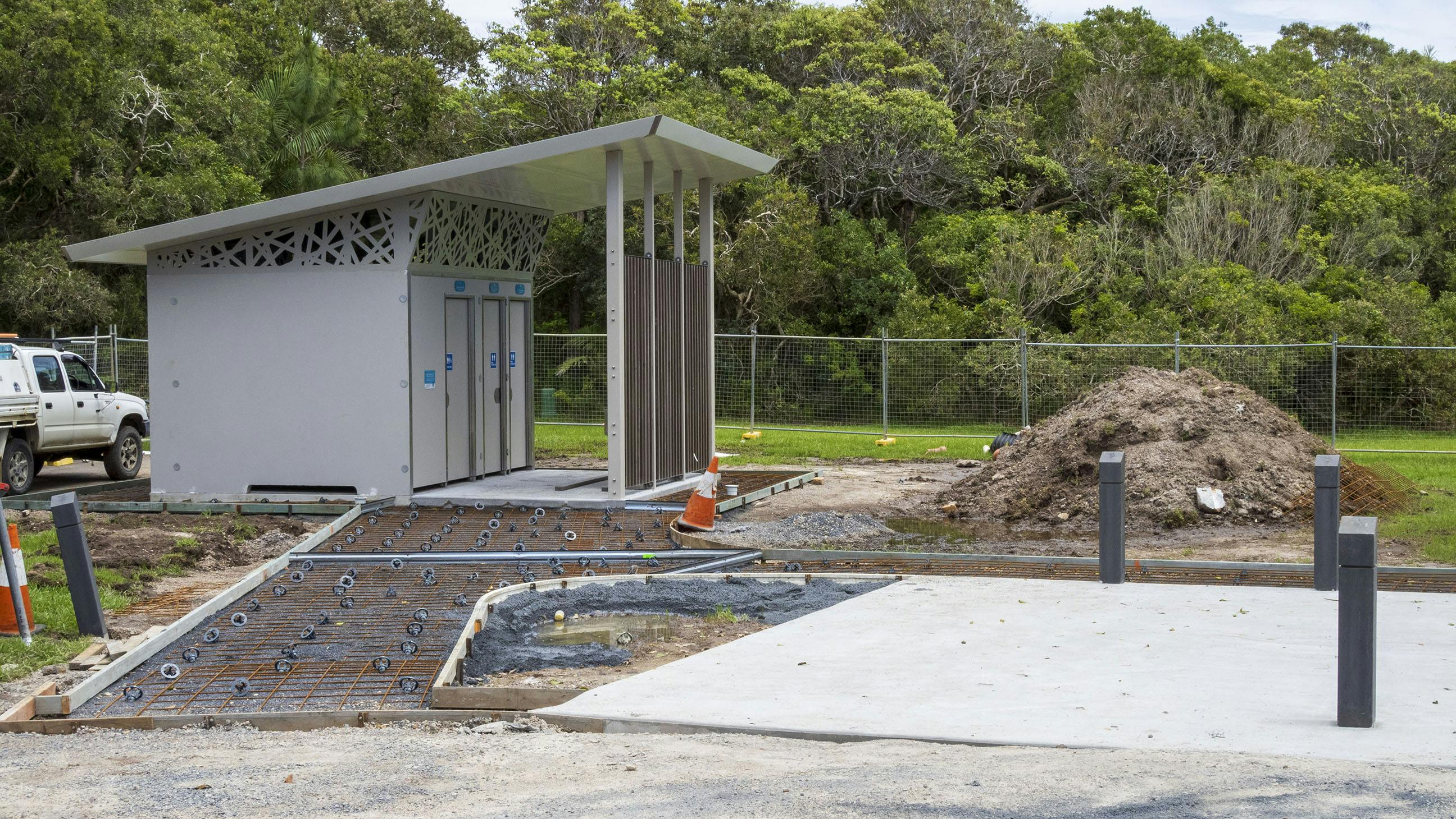 Accessible parking and connecting pathway to the new amenities at Mullaway Beach Reserve.