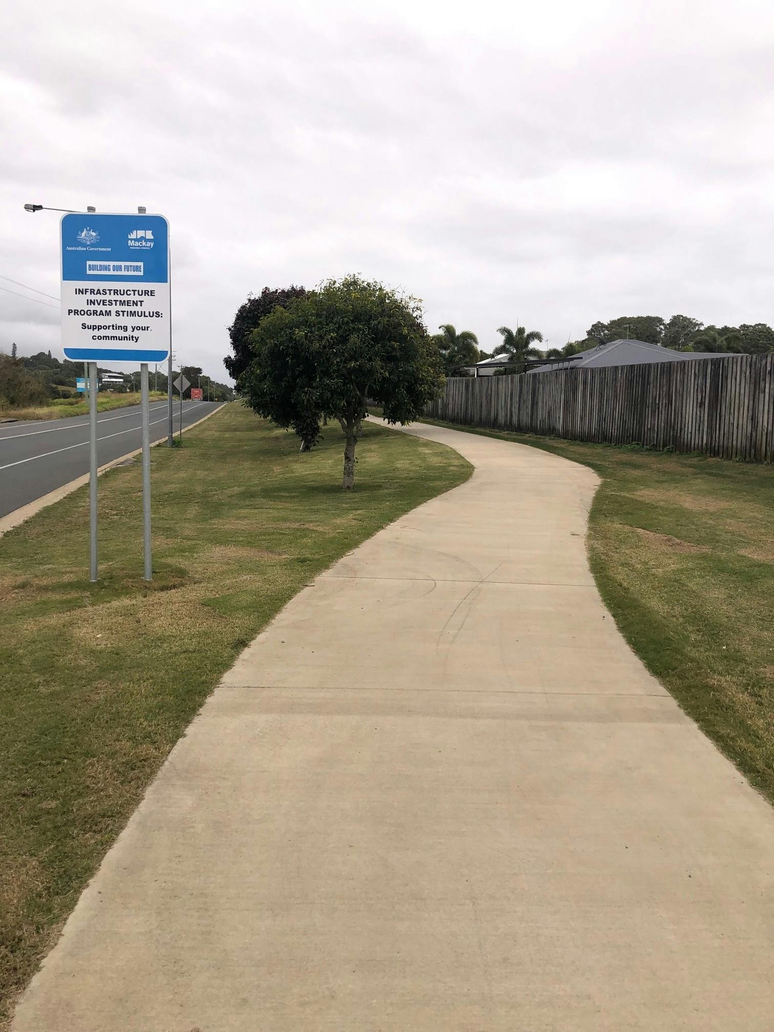 Eimeo and Blacks Beach Rd shared pathway 2.jpg