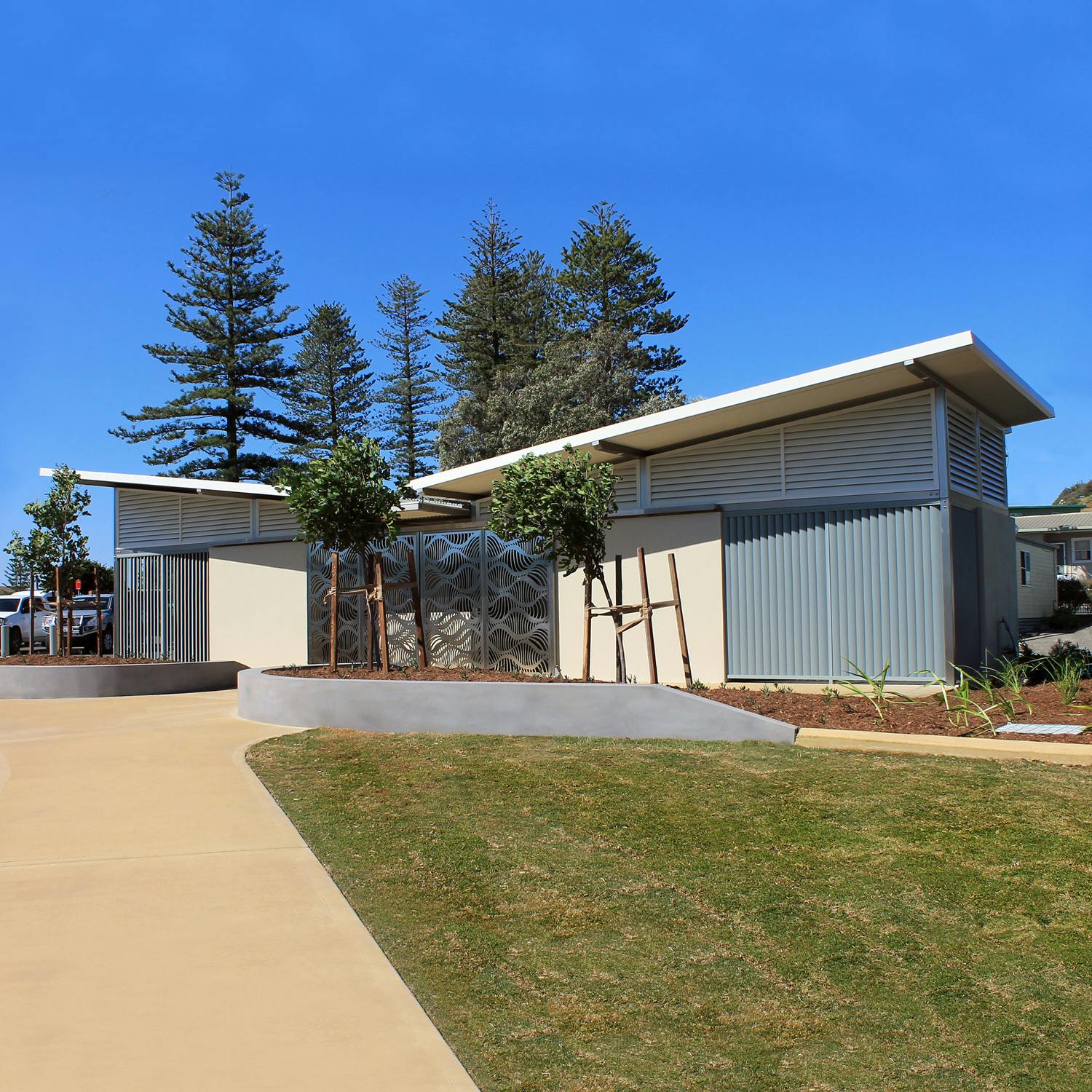 Crescent Head toilet block