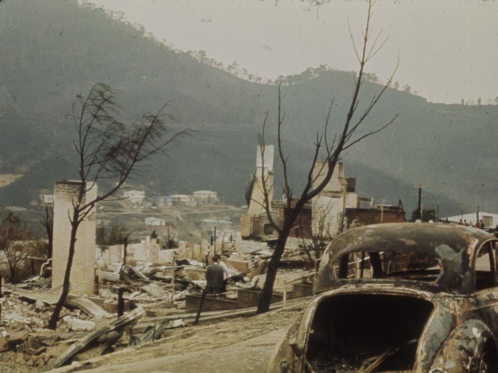 Daily Telegraph image, 1967 bushfire. 