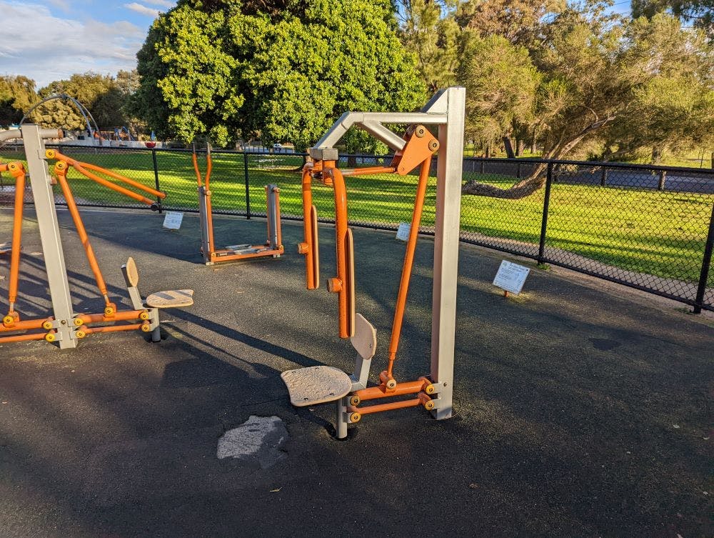 Bicentennial Park fenced outdoor gym - 7.jpg